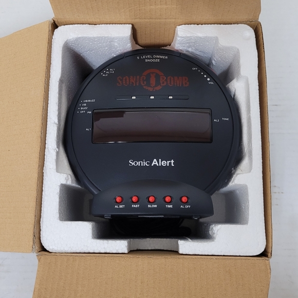 Nib! Sonic Bomb Dual Extra Loud Alarm Clock with Bed Shaker， Black | Sonic Alert - Picture 2 of 3